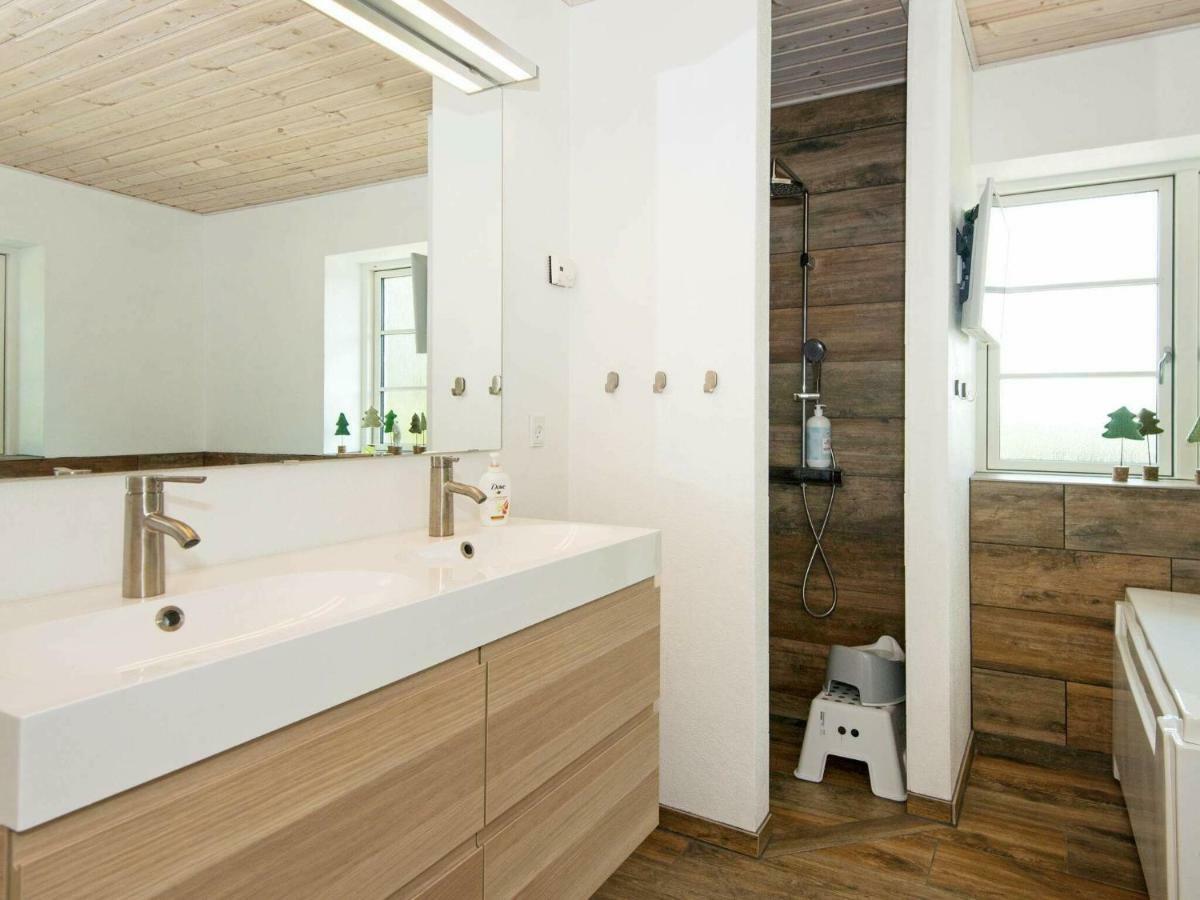 10 Person Holiday Home In Glesborg Exterior foto